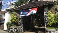 Meski tetap melaksanakan PTM di tengah penerapan PPKM Level 4, pihak sekolah menjamin penerapan protokol kesehatan secara ketat di sekolah. Selain itu, Satgas pun disiagakan di beberapa titik lingkungan sekolah.