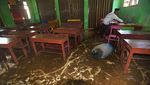 Potret SD di Serang Terendam Banjir
