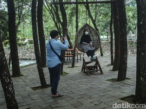 Wisatawan Terbius Pesona Puncak, Tetap Datang meski Kerap Macet