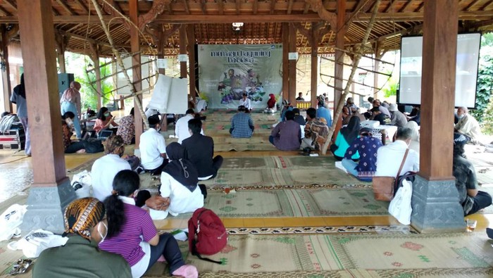 Upaya Memajukan Budaya Spiritual-Permainan Rakyat dan Olahraga Tradisional Direktorat Jenderal Kebudayaan Kementerian Pendidikan dan	Kebudayaan, melalui Direktorat	Kepercayaan Terhadap Tuhan YME dan Masyarakat Adat (KMA) menggelar Lokakarya Pemajuan Budaya Spiritual dan	 Permainan Rakyat	 dan Olahraga Tradisional (PROT)	 Kawasan	 Borobudur, 2	Maret 2022 di Balkondes Ngargogondo.
