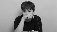 Yoo Seung Ho kini berada di satu manajemen dengan Claudia Kim hingga Jang Ki Yong. Foto: (dok. Instagram @yg_stage)