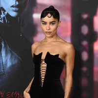 Zoë KravitzPutri Lenny Kravitz dan Lisa Bonet menjadi salah satu aktris dan calon sutradara yang sering dianggap mendapat banyak bantuan dari popularitas orangtuanya. Pemeran Catwoman dalam film Batman itu merasa anggapan nepotisme tidak bisa dihindari tapi menolak dirinya disamakan dengan nepo baby.Foto: Evan Agostini/Invision/AP