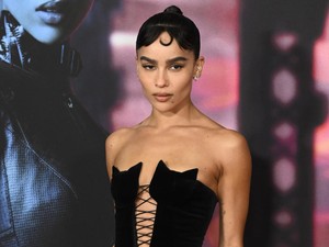 Harry Styles dan Zoe Kravitz Kepergok Ciuman di London, Pacaran?