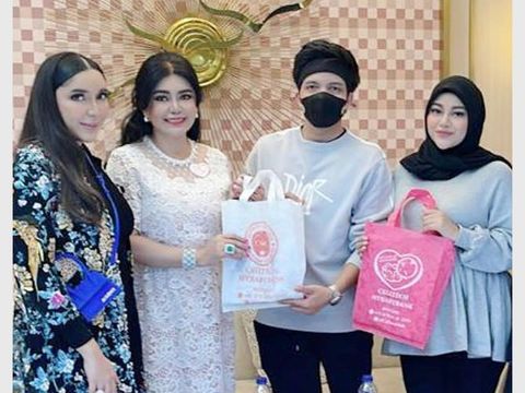 Atta Halilintar dan Aurel Hermansyah pilih simpan tali pusat Ameena.