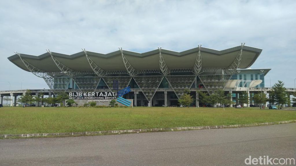 Garuda Tunda Penerbangan Umrah dari Bandara Kertajati, Lion Air Gimana?