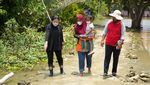Becek-becekan, Puan Temui Anak SDN yang Terendam Banjir di Lamongan