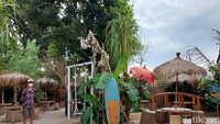 Nama tempat ini adalah Ciater Beach, berada di Jalam Kampung Pondok Sentul No.45, Ciater, Kec. Serpong, Kota Tangerang Selatan.