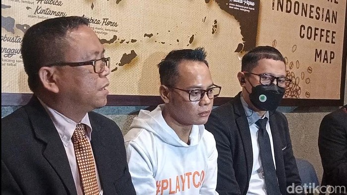 Eko Mega Bintang geram istri almarhum Rony Dozer tiba-tiba mangkir hadiri mediasi.