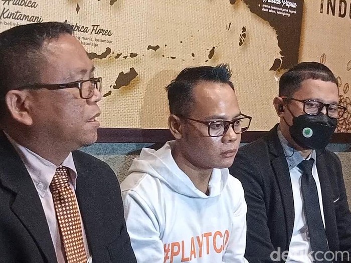 Eko Mega Bintang geram istri almarhum Rony Dozer tiba-tiba mangkir hadiri mediasi.