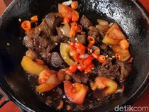 7 Rekomendasi Tempat Makan yang Terkenal Enak di Bandung