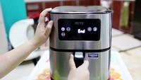 Disamping itu Air Fryer AF 1 Digifry memiliki daya tampung memasak tanpa minyak dan anti lengket sekitar 4 liter. Secara kualitas dan teknologinya hampir sama dengan produk AF 10 Digifry Grande, hanya berbeda secara desain, lapisan body,  kapasitas daya tampung dan tentunya harga. Dan yang paling ekonomis adalah AF 2 Go. Air Fryer ini menampung kapasitas sekitar 3 liter dengan teknologi yang sama. Kelebihan produk ini, selain teknologi, pilihan menunya lebih banyak, yakni sampai 8 pilihan.