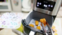 Keunggulan lainnnya untuk jenis AF 10 Digifry Grande ini selain mampu memasak tanpa minyak, kapasitasnya jug lebih besar mencapai 6 liter dengan garansi satu tahun. Produk ini juga dilengkapi dengan pemanas stainless steel (Max 200C heating) yang mampu menahan panas lebih lama dan lebih cepat secara terukur dengan menggunakan daya listrik 250 w–1000 watt.