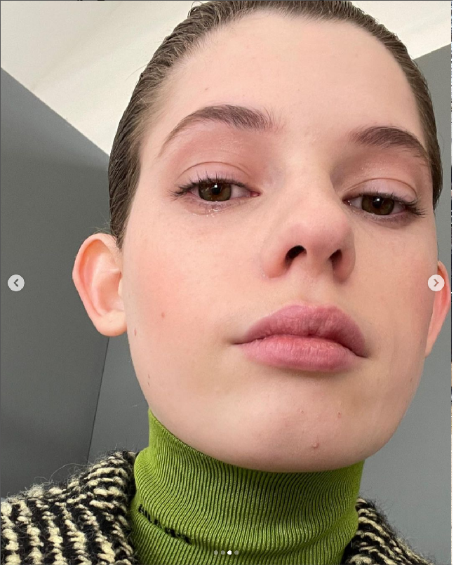 Kristy Ponomar viral setelah membuat unggahan di Instagram yang isinya memaki Presiden Rusia Vladimir Putin. “F*** war! F*** Putin! I wanna come back home and stay safe!” tulis Kristy di Instagramnya @kristyponomar. Foto: Dok. Instagram, AFP