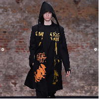 Pada unggahan di Instagram, Rabu (2/3/2022), Kristy Ponomar memperlihatkan betapa berbedanya situasi di Kiev, Ukraina dibanding dulu ketika dia menghabiskan waktu di sana. Pada video yang diunggahnya terlihat Kiev dipenuhi asap hitam dan ledakan. Foto: Dok. Instagram, AFP