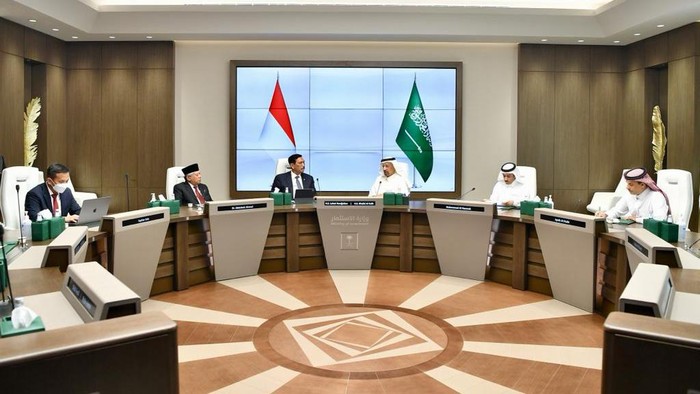 Luhut Terbang ke Saudi, Jemput Investasi Buat IKN hingga Proyek EBT