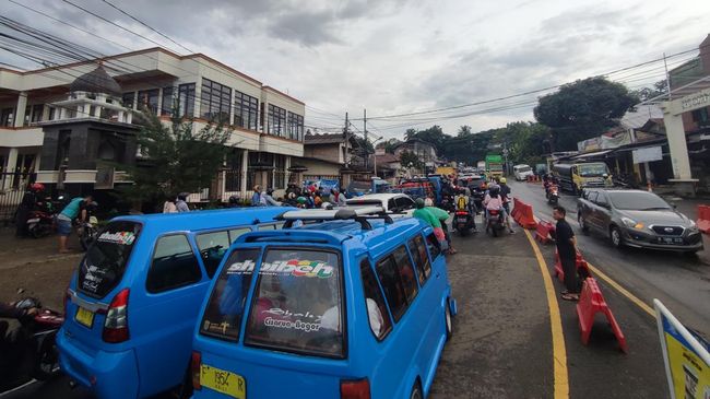 One way di Puncak dibuka lagi, lalu lintas ke arah Jakarta tersendat (Rizky/detikcom)