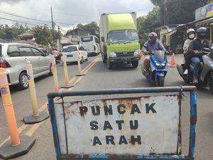 Sistem One Way Diberlakukan, Lalu Lintas Menuju Puncak Ditutup