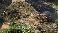 Data Kantor Pencarian dan Pertolongan Banten menyebutkan banjir di Kota Serang dan sekitarnya sejak Senin (28/2) mengakibatkan enam orang meninggal dunia.