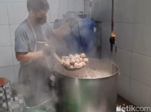 Daging Sapi Mahal, Pembuat Bakso di Tasikmalaya Perkecil Ukuran