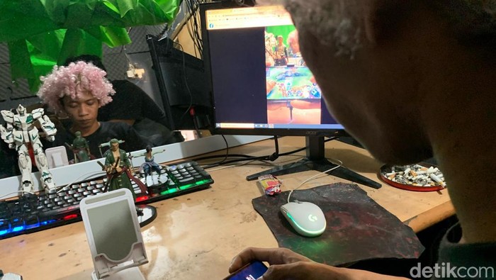 Pemuda di Karawng meraih puluhan juta Rupiah lewat bermain game