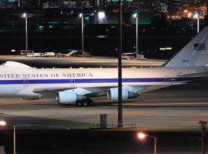 Pesawat Kiamat Amerika Terbang ke Eropa, Ada Apa?