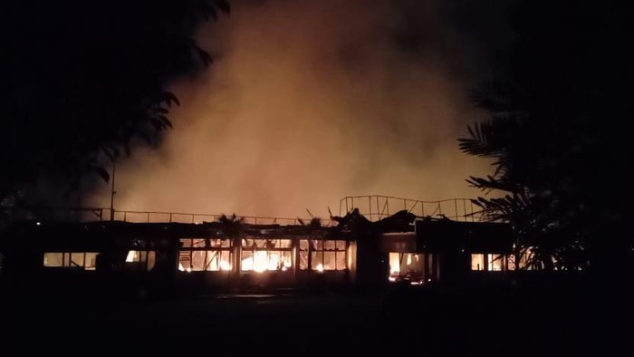 Polres Kotamobagu Sulut terbakar.
