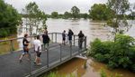 Potret Banjir Parah Australia, Bangunan Terendam hingga Atap