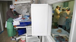 Rumah sakit bersalin di Ukraina tak henti beraktivitas di tengah invasi Rusia. Dibantu para nakes, sejumlah wanita berjuang melahirkan buah hati mereka di sana.