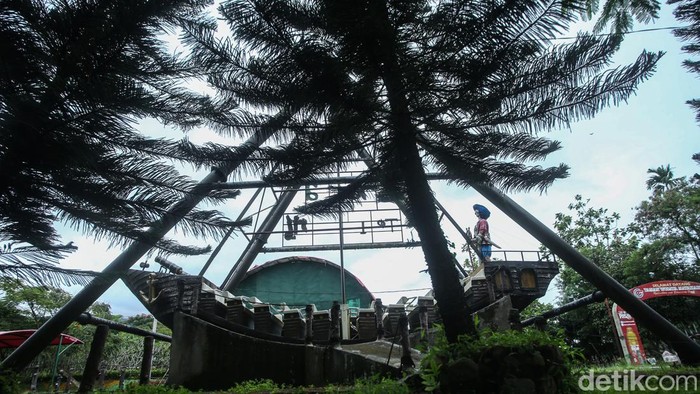 Potret Wisata Puncak yang Kerap Didatangi Wisatawan Meski Macet-macetan Kawasan wisata Puncak, Bogor, punya daya tarik tersendiri bagi wisatawan. Tak heran, masih banyak wisatawan yang ingin ke sana meski harus macet-macetan.