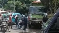 Aksi Pria Banting dan Injak Sopir Truk Berujung Diusut Polisi