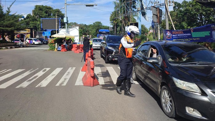Situasi terkini arus lalu lintas di Puncak, Bogor (Rizky/detikcom)