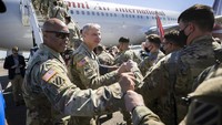 Sementara itu, Biden berulang kali mengatakan AS bakal berkomitmen menerapkan pasal 5 Perjanjian NATO, yang menyatakan serangan terhadap satu negara blok itu merupakan serangan bagi seluruh negara anggota.