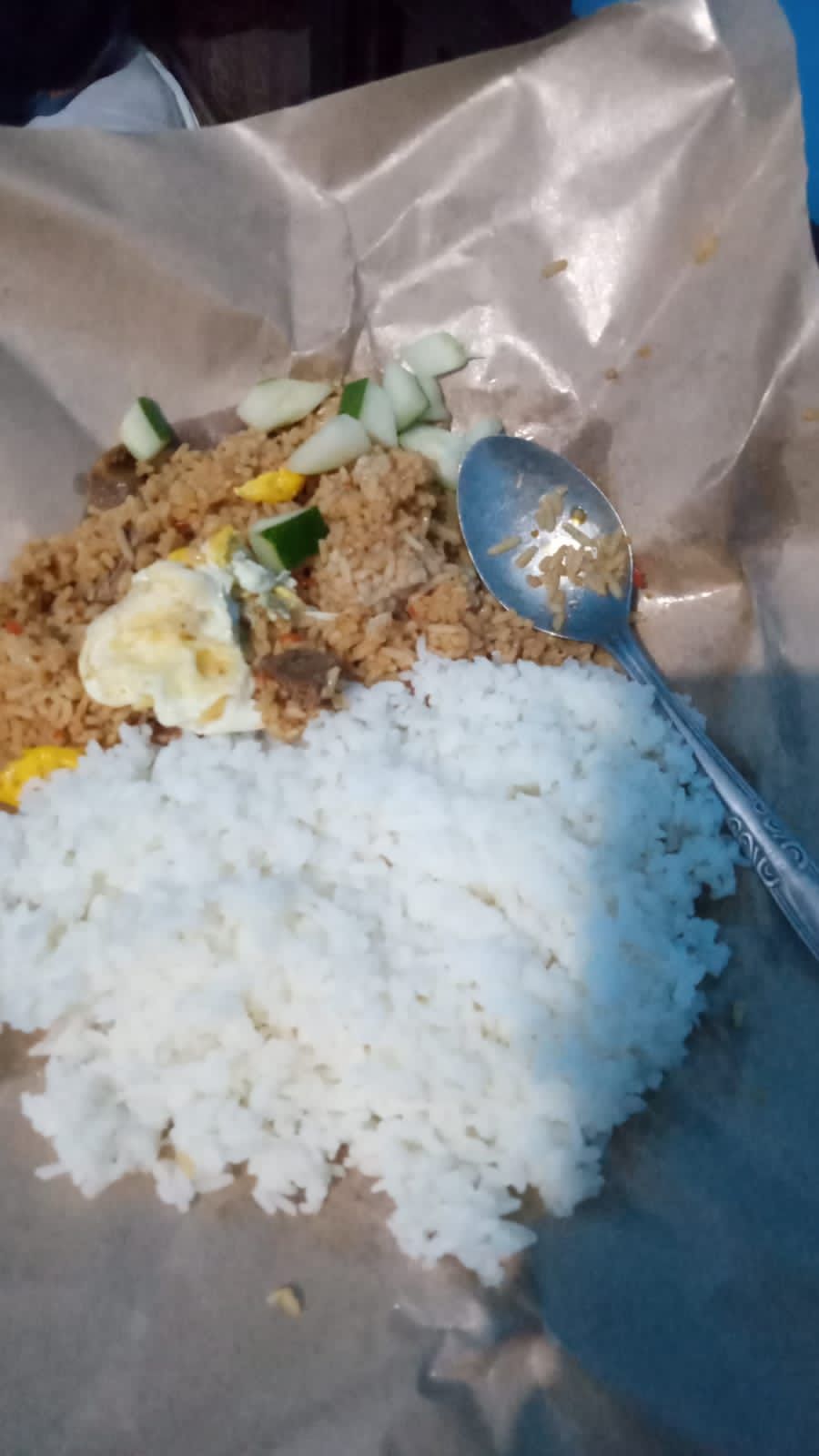 Bikin Begah! Bekal Makanan Ini Isinya Tiga Jenis Nasi yang Berbeda