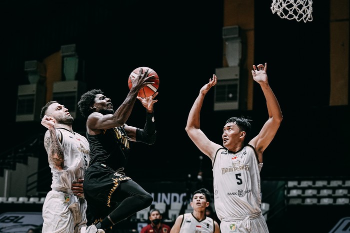 Bima Perkasa kalah dari NSH Mountain Gold dalam lanjutan IBL 2022, Jumat (4/3/2022)