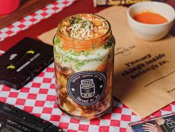 Unik! Makan Burrito-Macaroni dalam Kemasan Jar, Mau Coba?