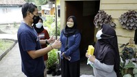 Pada kesempatan itu pula ia berbincang dan bertemu langsung sambil melihat produk para pelaku UMKM saat program KaTa, di Aula Griya Mayang, Kantor Walikota Jambi.