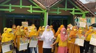 Emak-emak Paguyuban Jamu Gendong Bojonegoro Deklarasi Airlangga Capres 2024