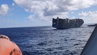 Felicity Ace tenggelam ke dasar lautan membawa serta sekitar 4.000 mobil mewah dari grup VW. Disebutkan setidaknya ada 1.000 Porsche dan 200 Bentley di dalam kapal kargo tersebut. Termasuk juga sejumlah Lamborghini. (Portuguese Navy)