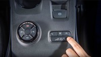 Ford juga memastikan, meski memiliki desain SUV bukan berarti Ford Everest tidak asyik diajak main lumpur. Foto: Pool (Ford/Motortrend)