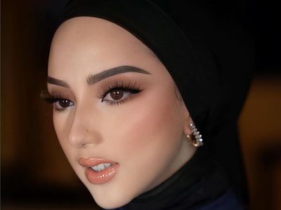 10 Foto Selebgram Hijab, Istri Doni Salmanan, Suaminya Terseret Kasus Binomo