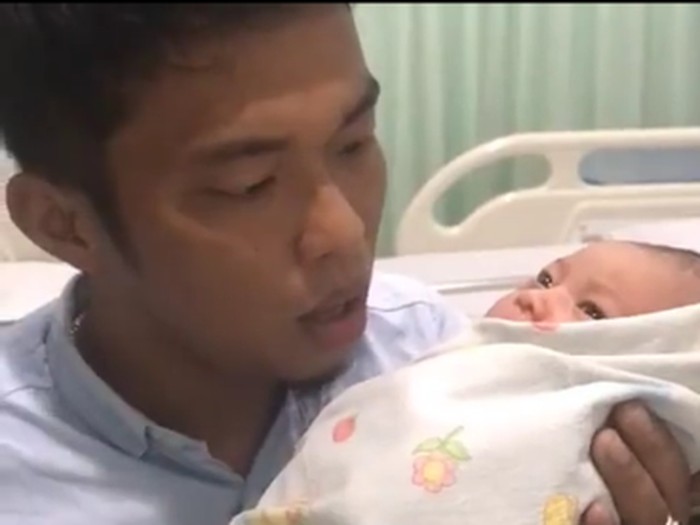 Foto suami viral di media sosial.