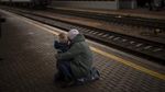 Getir Perpisahan Ribuan Keluarga di Stasiun Kyiv, Ukraina