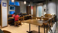 Dengan konsep restoran Jepang kekinian, restoran Goma Kitchen terbagi menjadi dua ruangan. Ruangan smoking dan non smoking. Semua menu di sini dijamin halal, dan harganya juga masih cukup terjangkau. Foto: detikFood