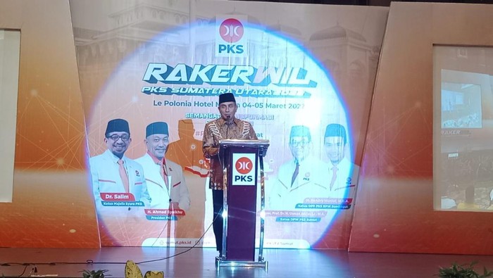 Gubsu Edy Rahmayadi Saat Acara Rakerwil PKS
