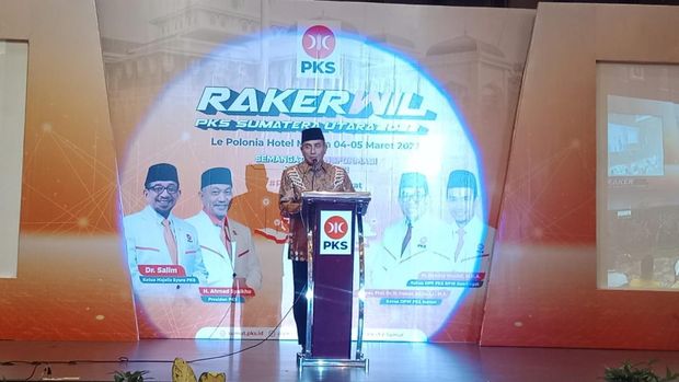 Gubsu Edy Rahmayadi Saat Acara Rakerwil PKS