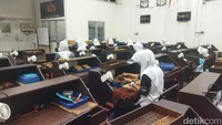Begini suasana pembuatan cerutu di PT Boss Image Nusantara (BIN) sebuah perusahaan cerutu yang ada di Jember.