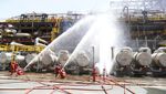 Potret Kebakaran Kilang Pertamina Balikpapan