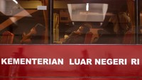 Selanjutnya mereka akan ke Rusun Pasar Rumput untuk menjalani karantina kesehatan.  