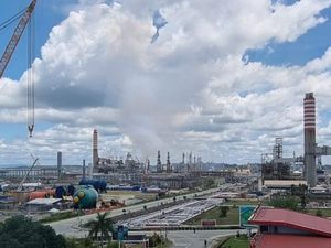 Kilang Balikpapan Kebakaran, Pertamina Kerahkan Pemadam Statis
