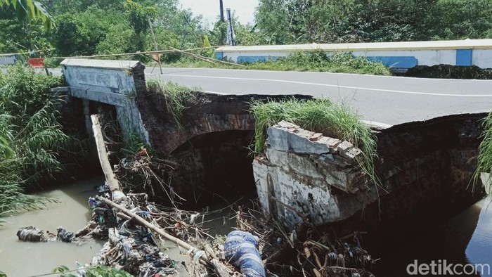 Kondisi terbaru Jembatan Kadirejo, Jalan Klaten-Karanganom, Klaten, Jumat (4/3/2022).